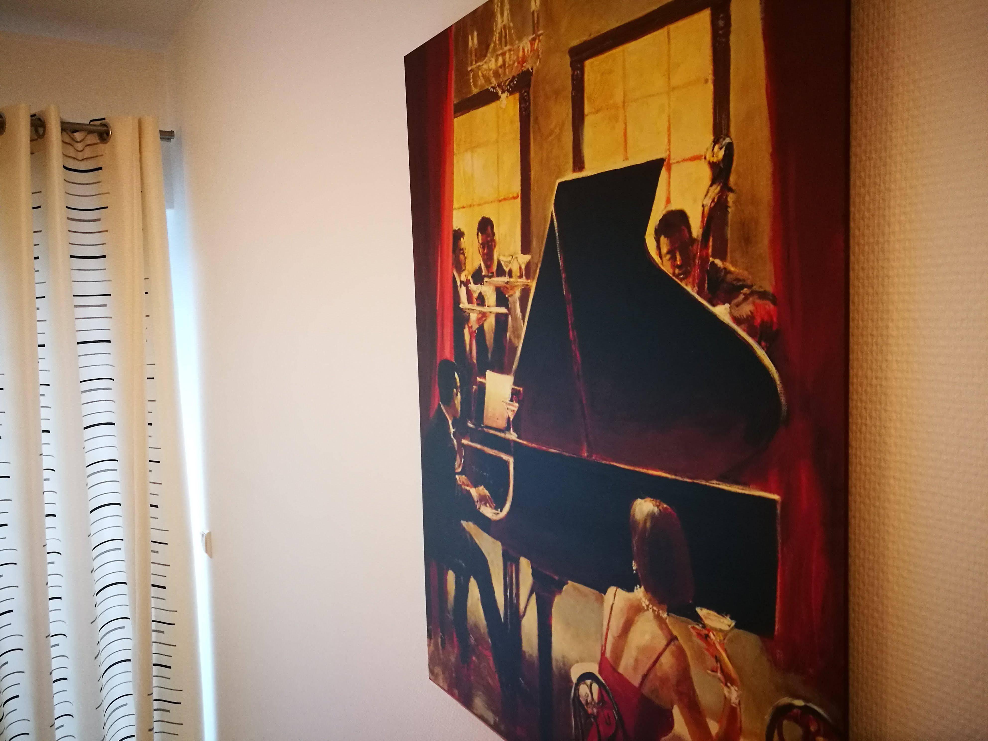 Shs Suite Home Sweet Strassen III 外观 照片